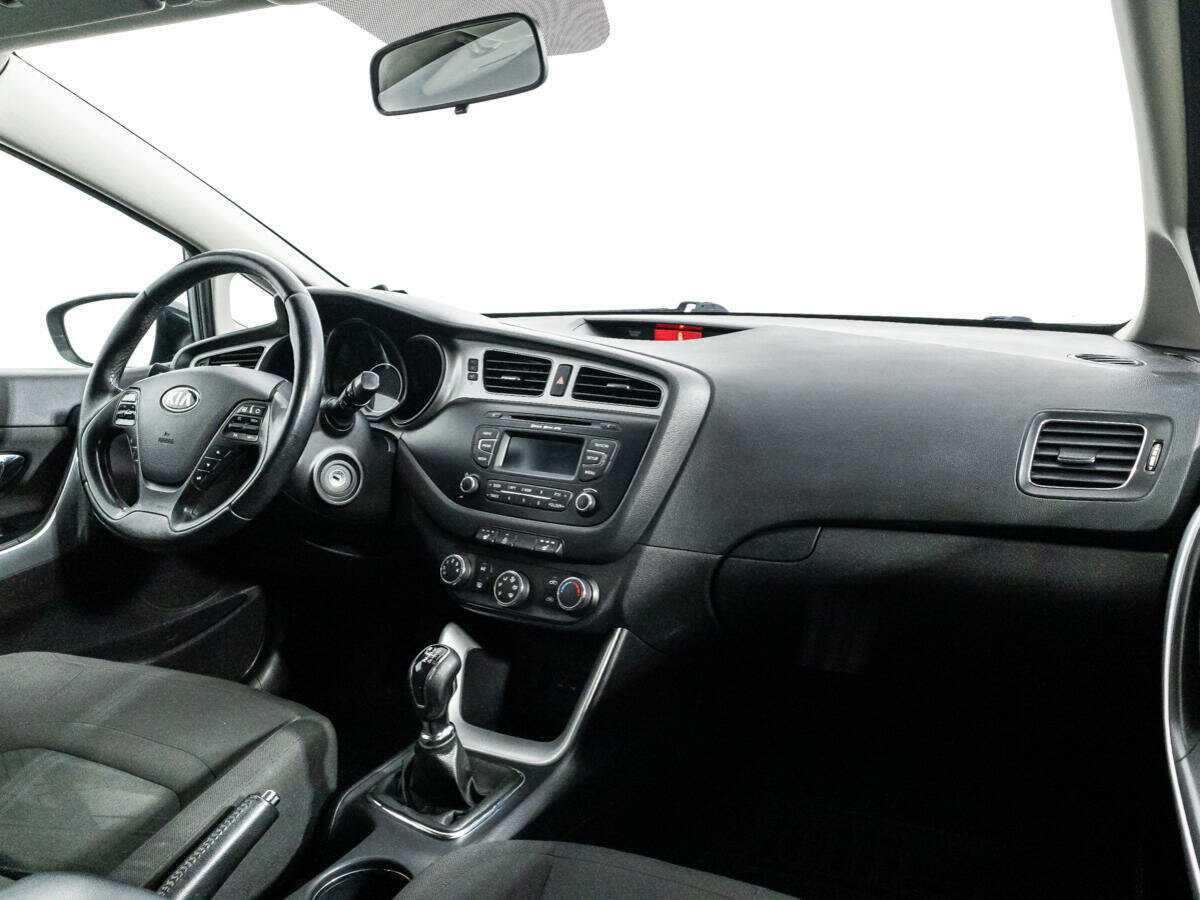 Купить Kia Ceed с пробегом. Фото: #8