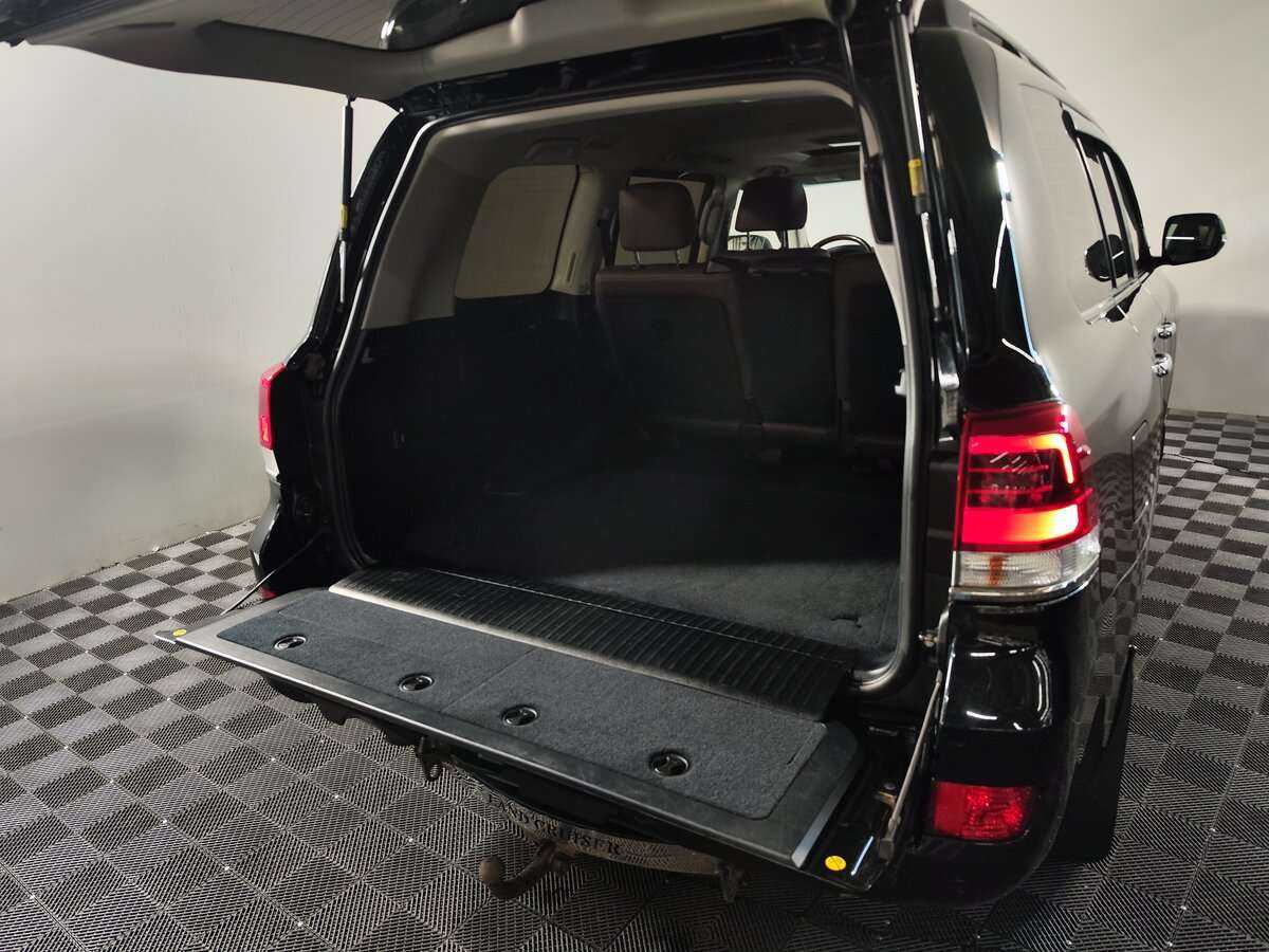 Купить Toyota Land Cruiser с пробегом. Фото: #8