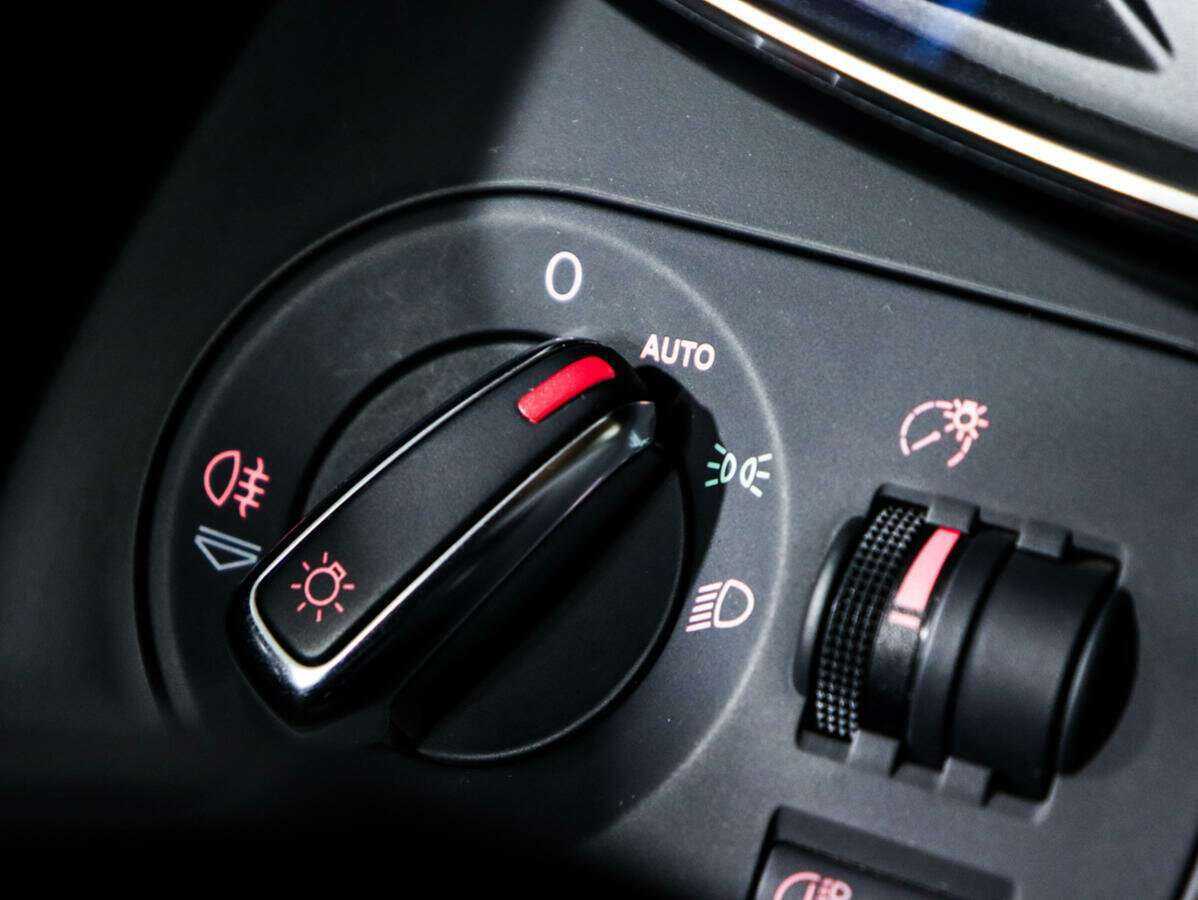 Купить Audi R8 с пробегом. Фото: #23