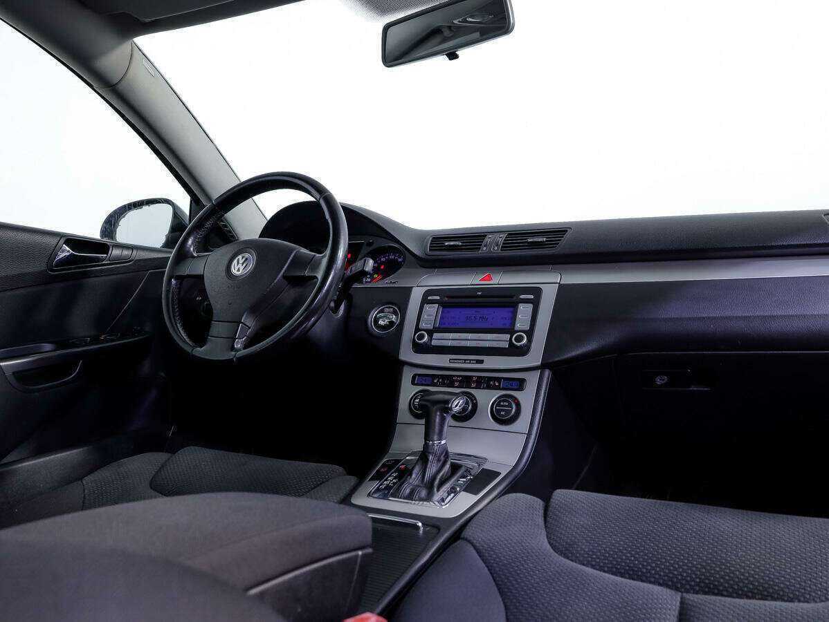 Купить Volkswagen Passat с пробегом. Фото: #8