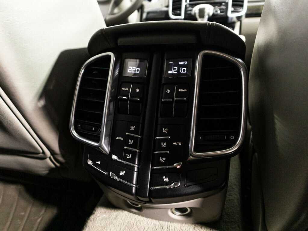 Купить Porsche Cayenne с пробегом. Фото: #25