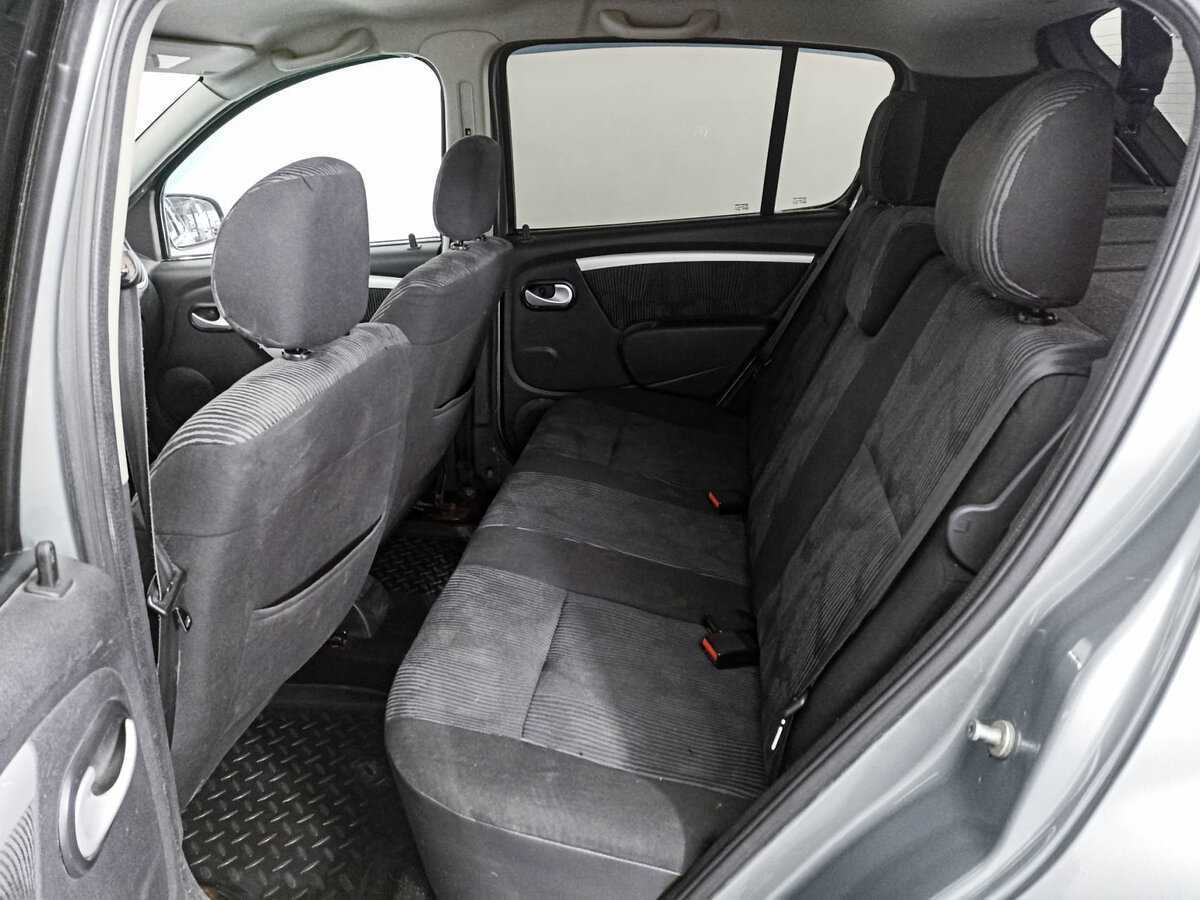 Купить Renault Sandero с пробегом. Фото: #8