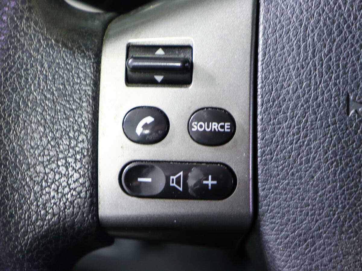 Купить Nissan Tiida с пробегом. Фото: #14