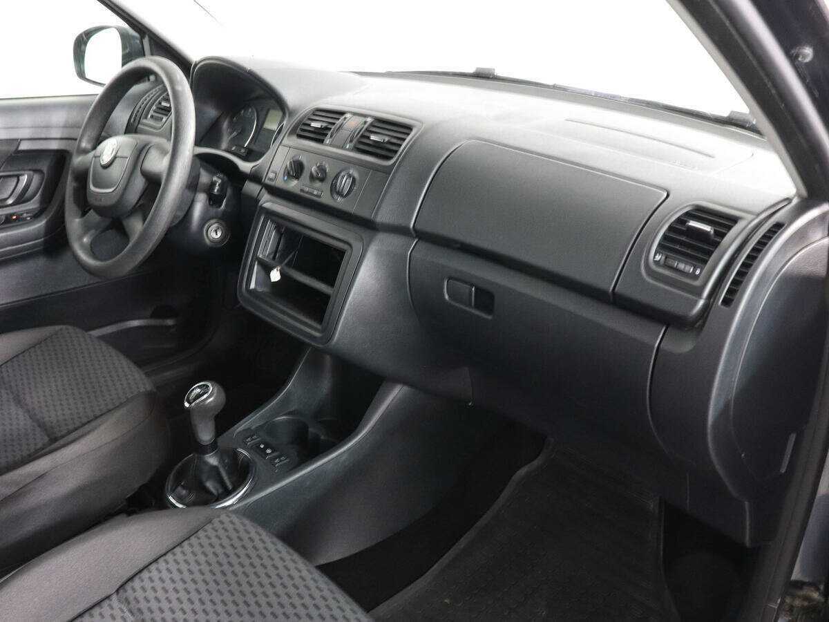 Купить Skoda Fabia с пробегом. Фото: #4