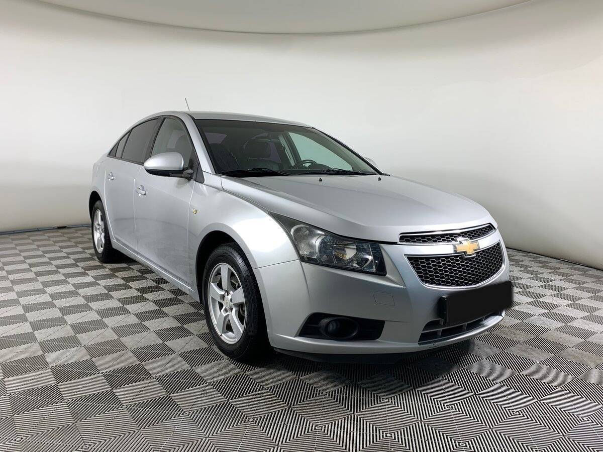 Купить Chevrolet Cruze с пробегом. Фото: #2