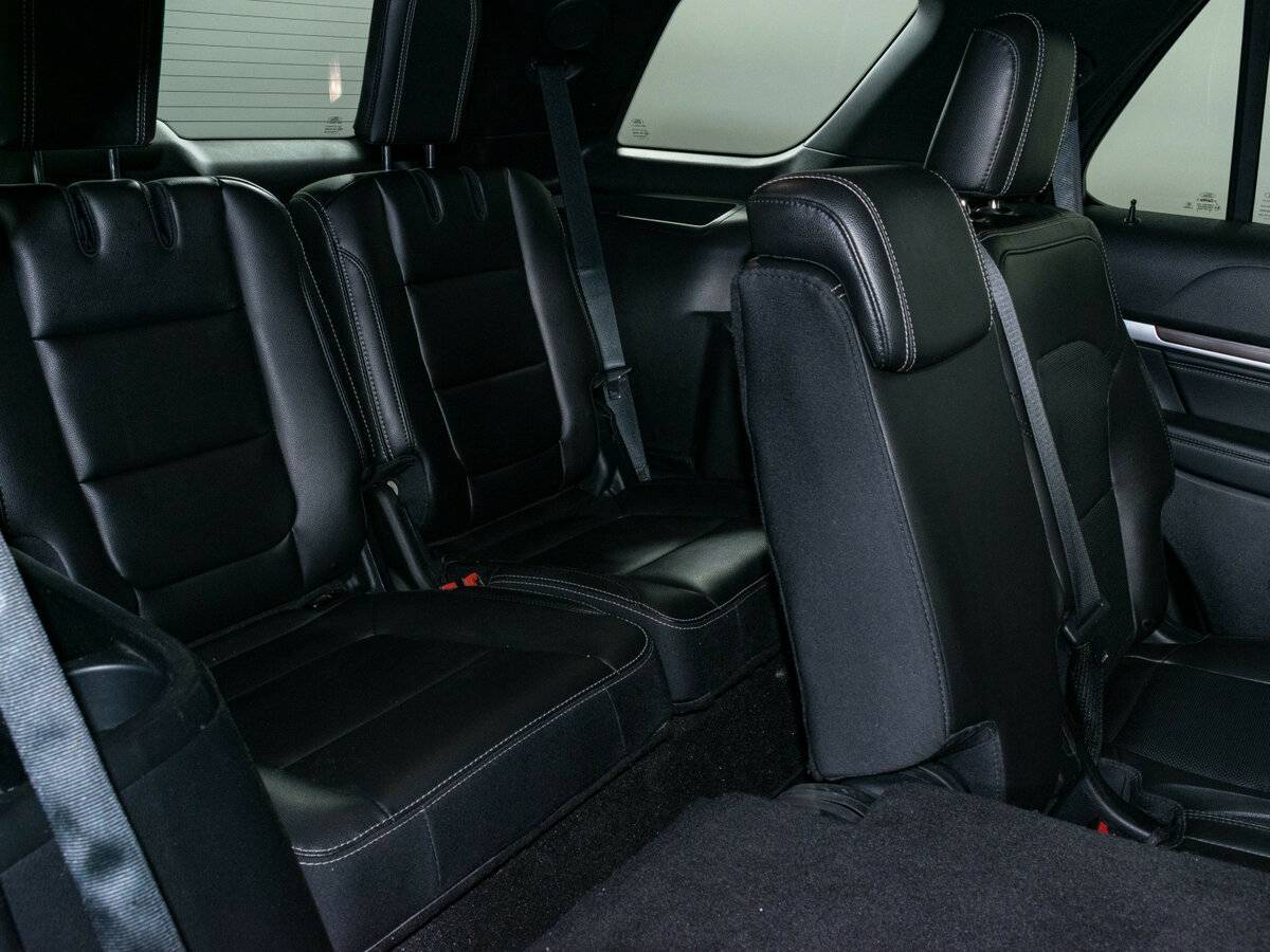Купить Ford Explorer с пробегом. Фото: #14