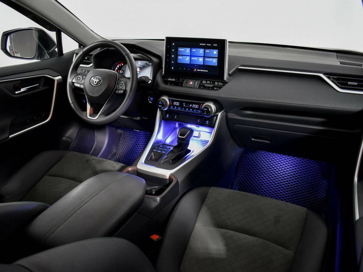 Купить Toyota RAV4 с пробегом. Фото: #8