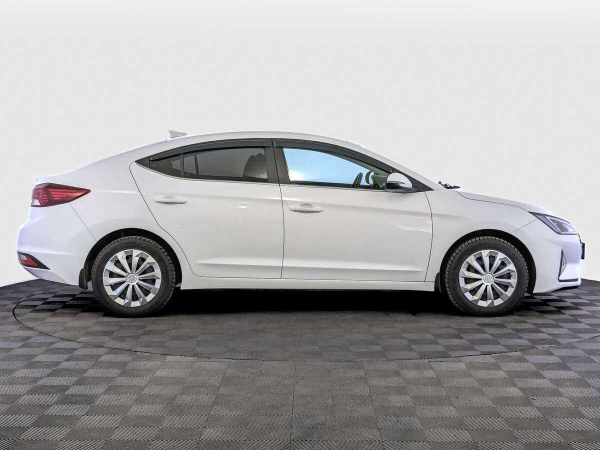 Купить Hyundai Elantra с пробегом. Фото: #3