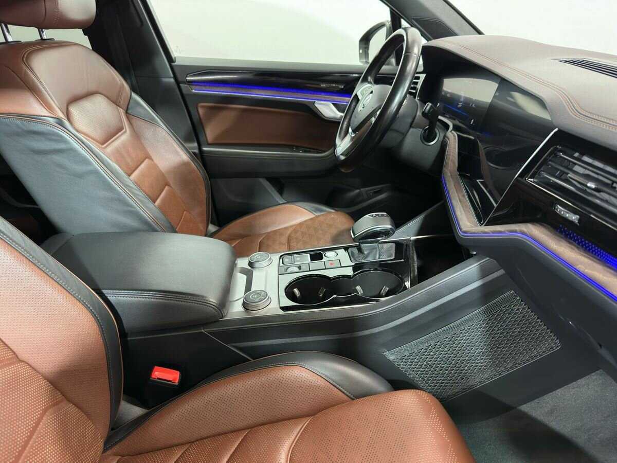 Купить Volkswagen Touareg с пробегом. Фото: #9