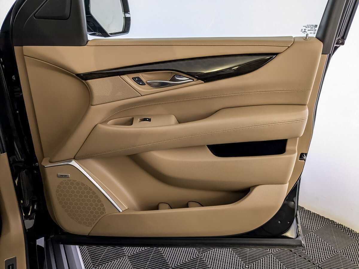 Купить Cadillac Escalade с пробегом. Фото: #21