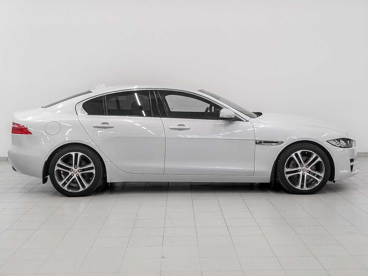 Купить Jaguar XE с пробегом. Фото: #3