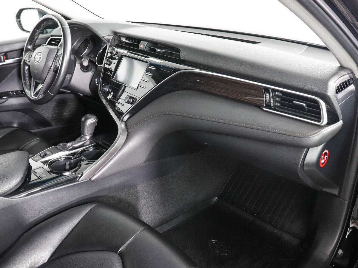Купить Toyota Camry с пробегом. Фото: #9