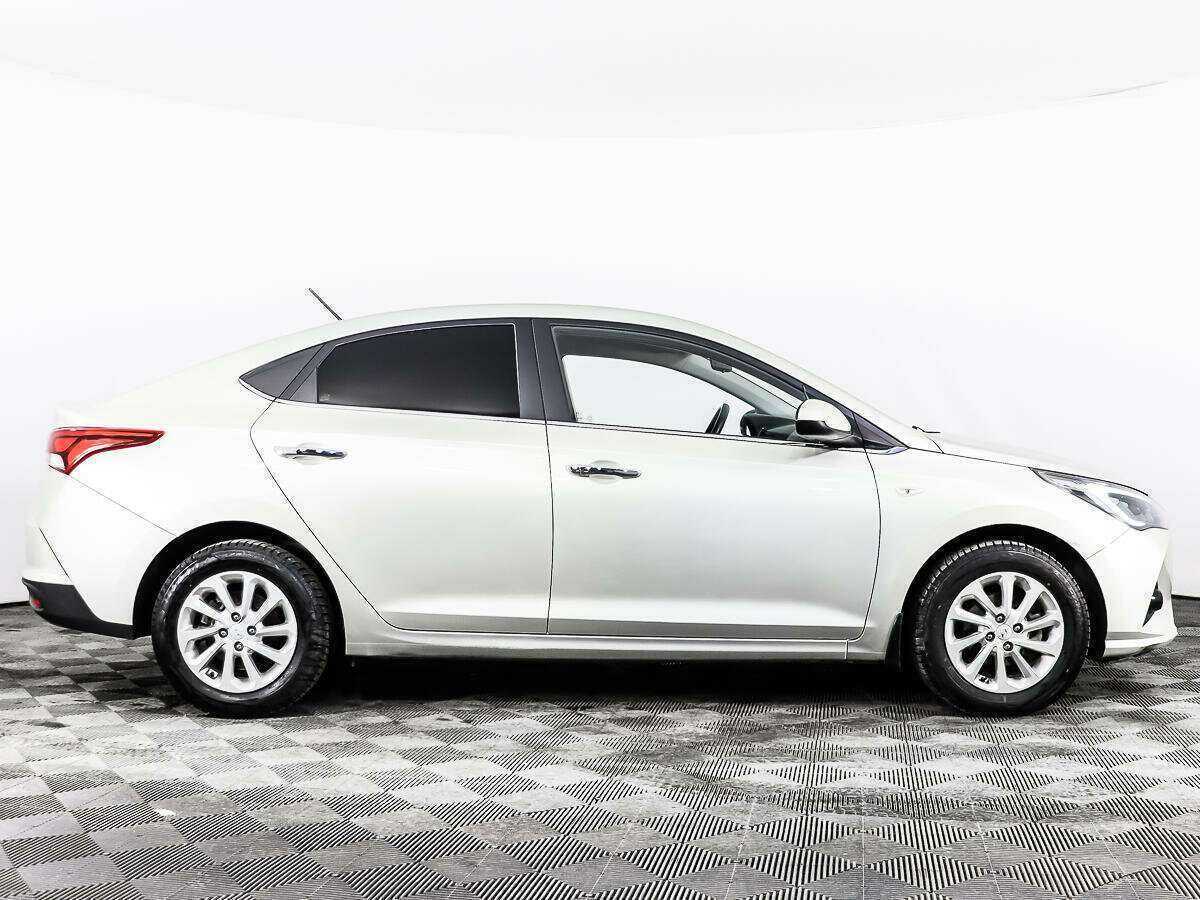 Купить Hyundai Solaris с пробегом. Фото: #3