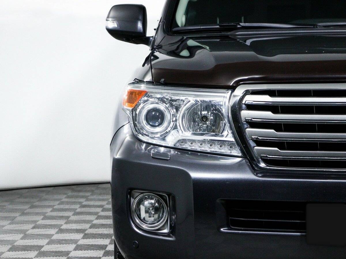 Купить Toyota Land Cruiser с пробегом. Фото: #17