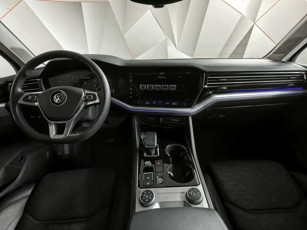 Купить Volkswagen Touareg с пробегом. Фото: #9