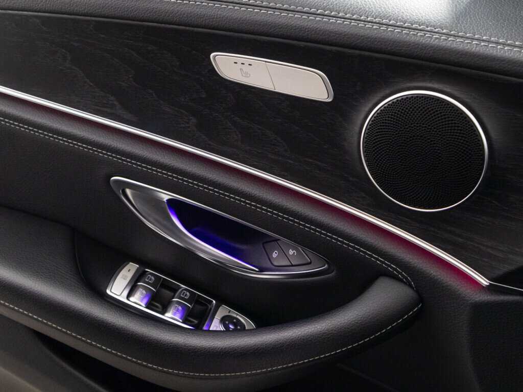 Купить Mercedes-Benz E-Класс с пробегом. Фото: #15