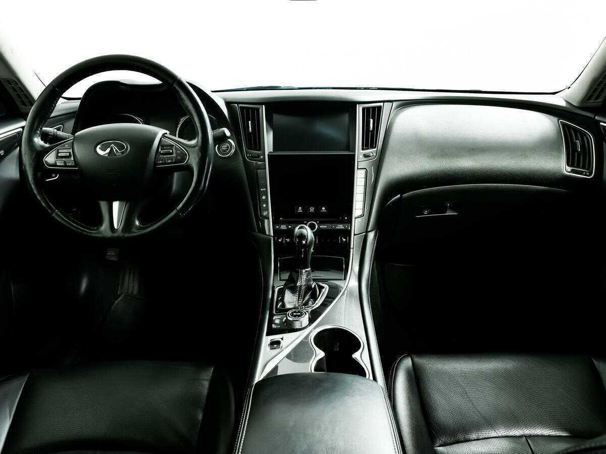 Купить Infiniti Q50 с пробегом. Фото: #10