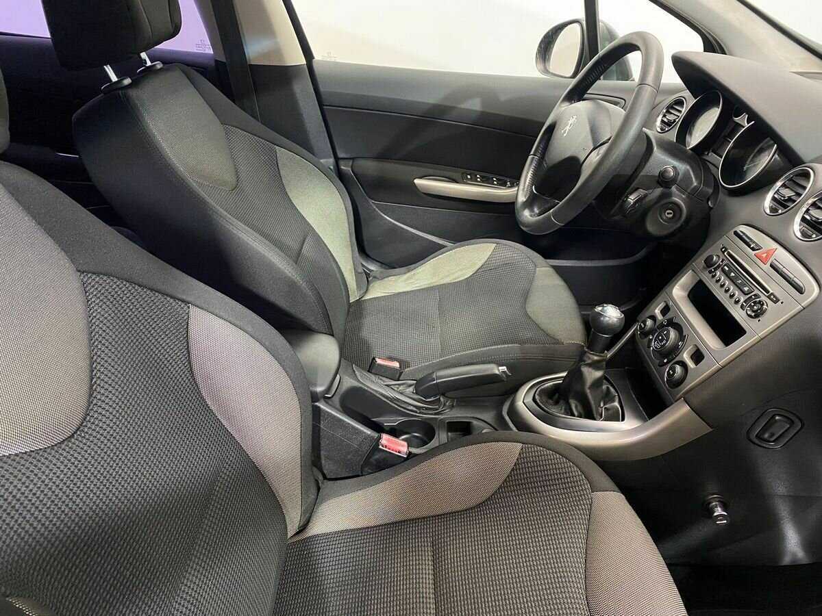 Купить Peugeot 308 с пробегом. Фото: #9