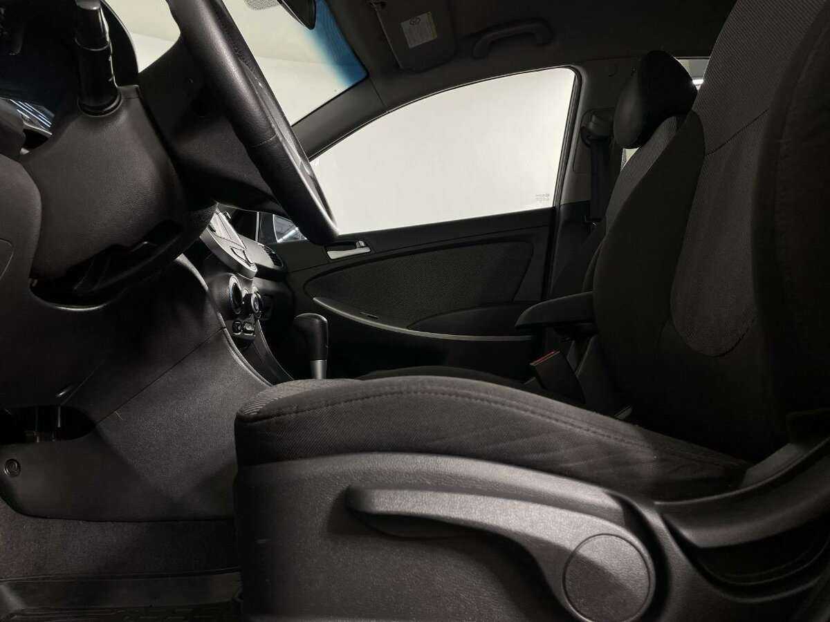 Купить Hyundai Solaris с пробегом. Фото: #9