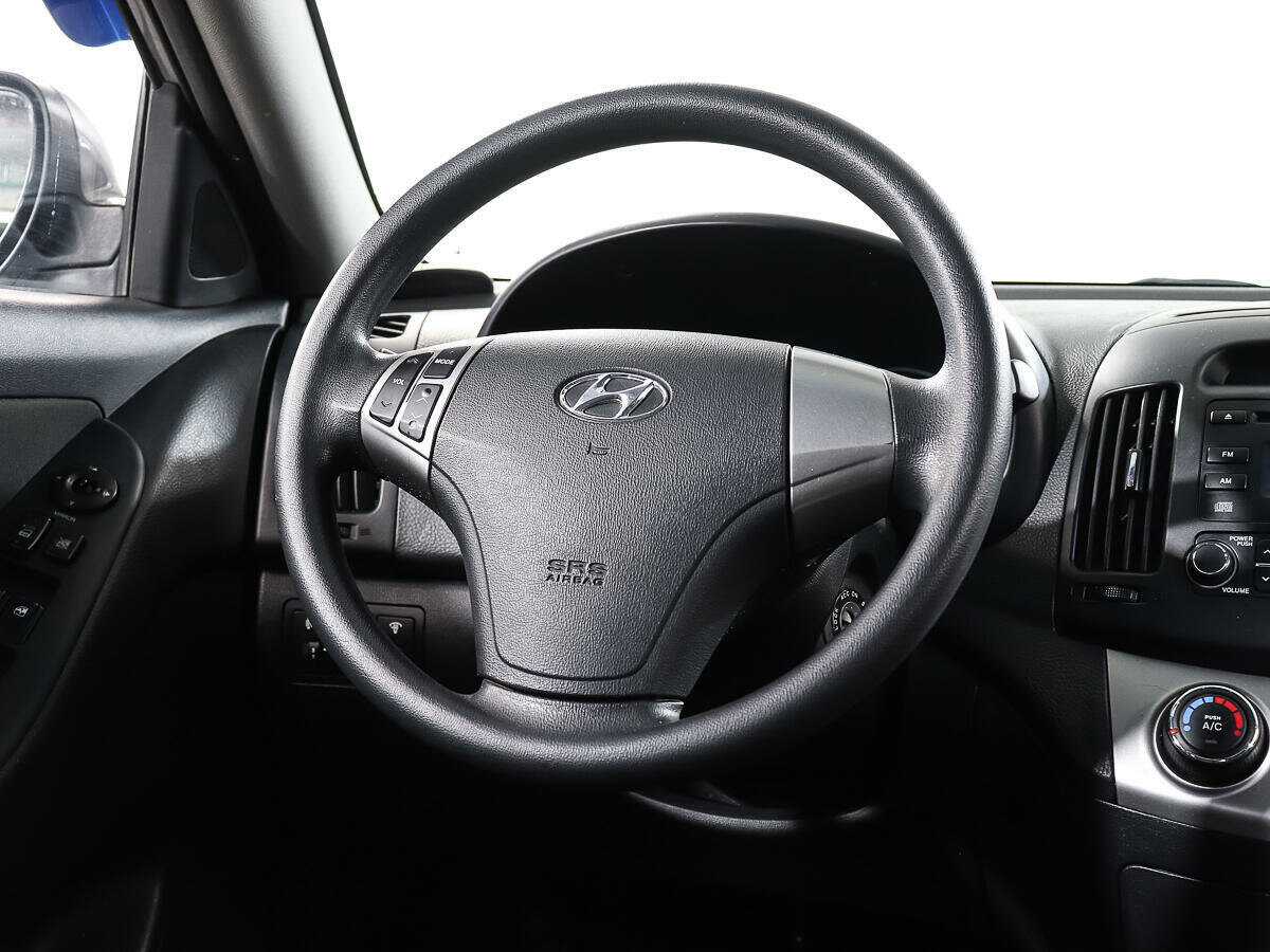 Купить Hyundai Elantra с пробегом. Фото: #14