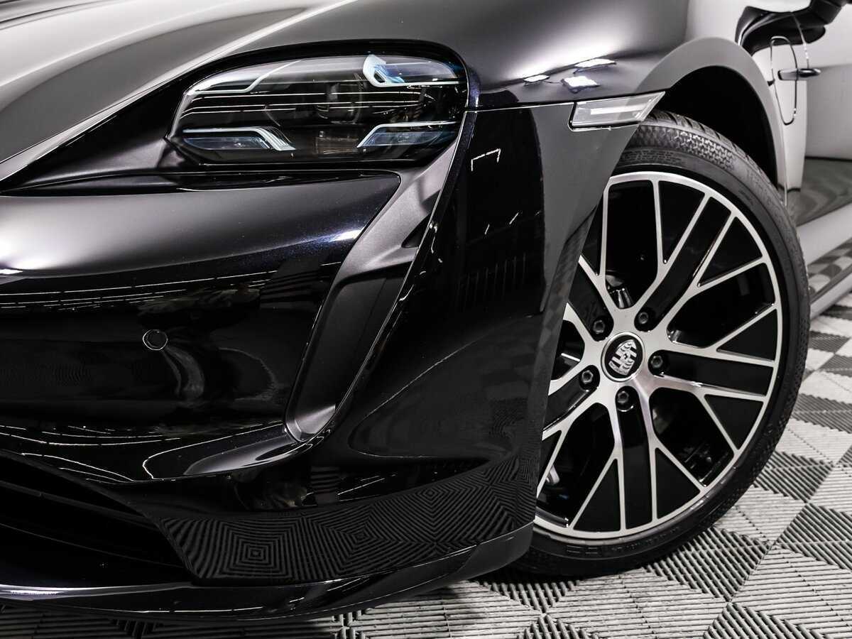 Купить Porsche Taycan с пробегом. Фото: #17