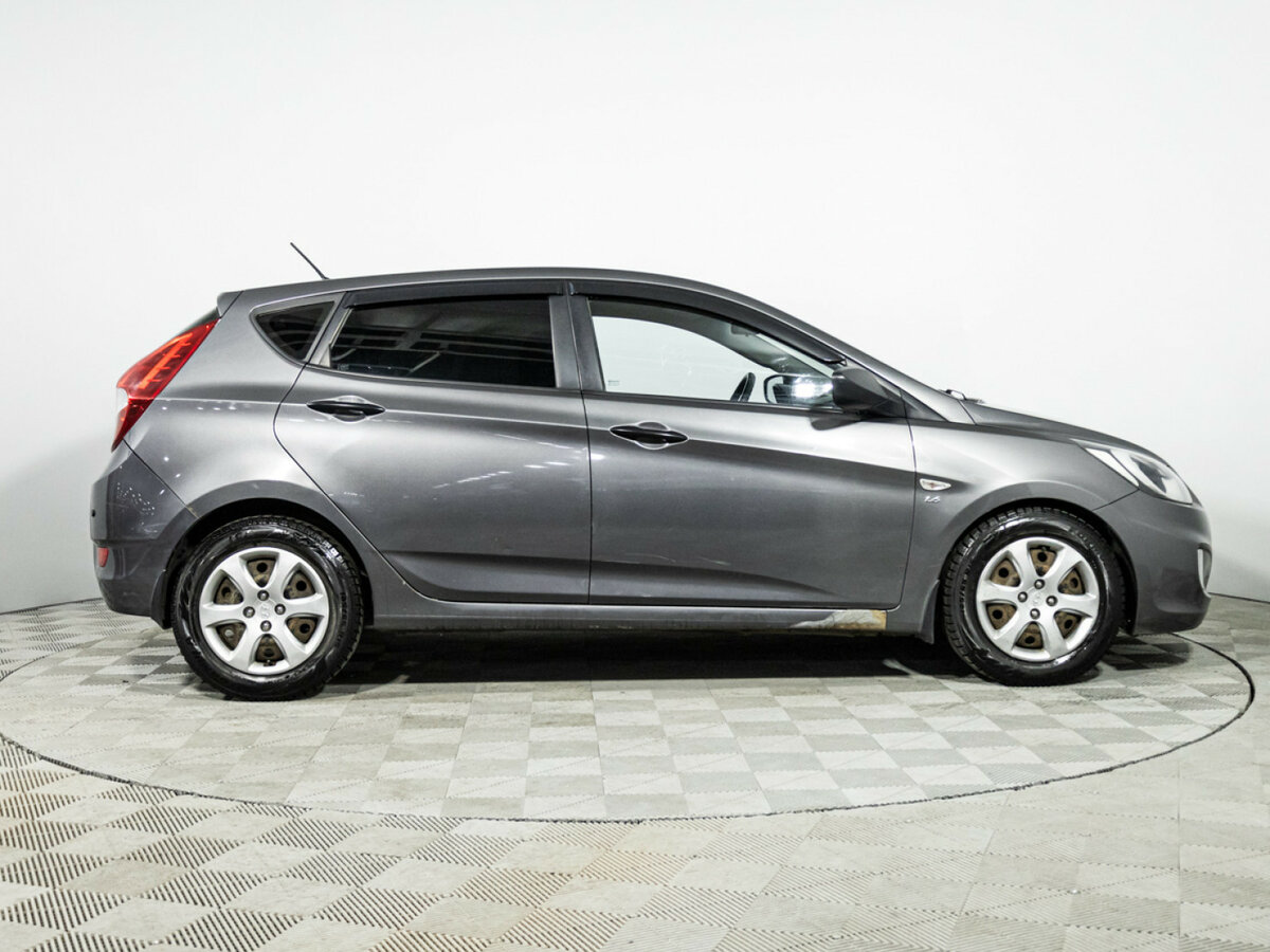 Купить Hyundai Solaris с пробегом. Фото: #3