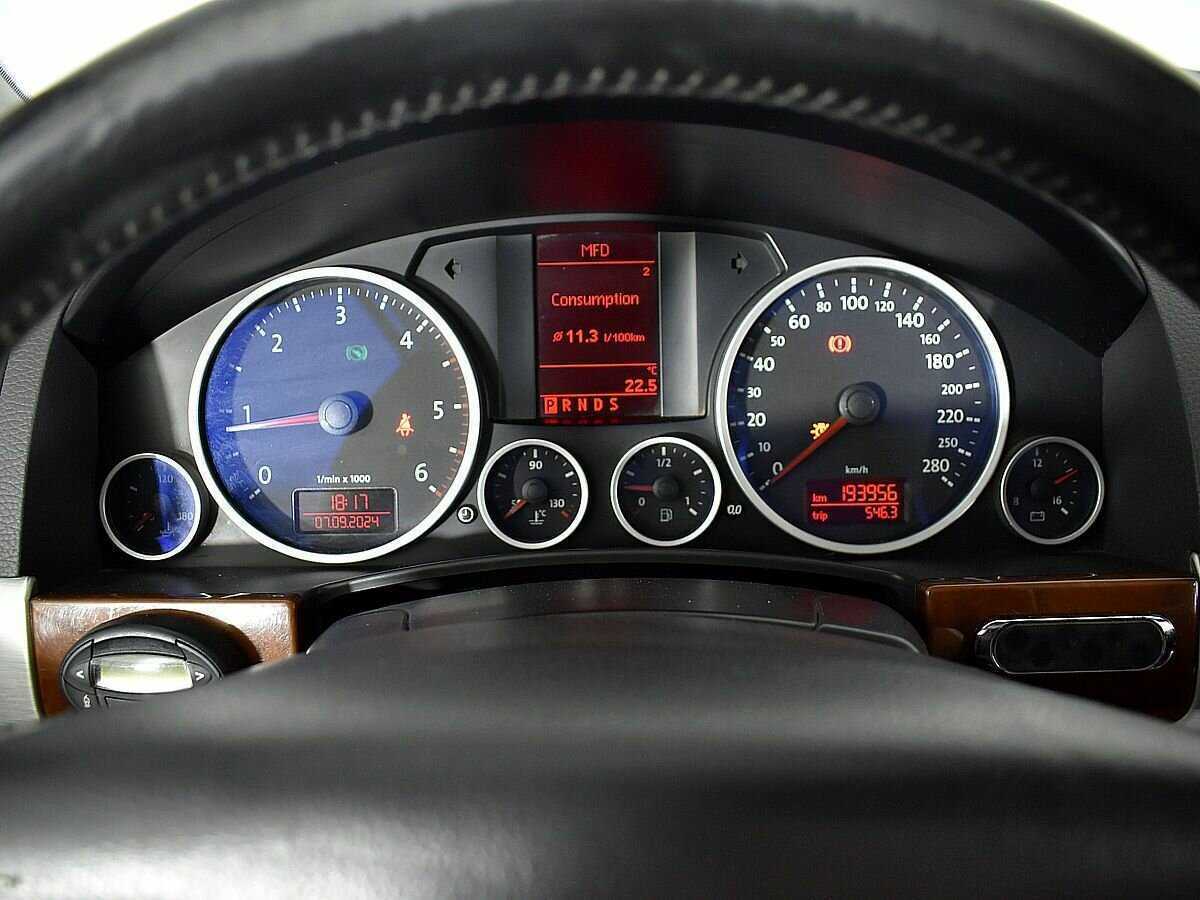Купить Volkswagen Touareg с пробегом. Фото: #11