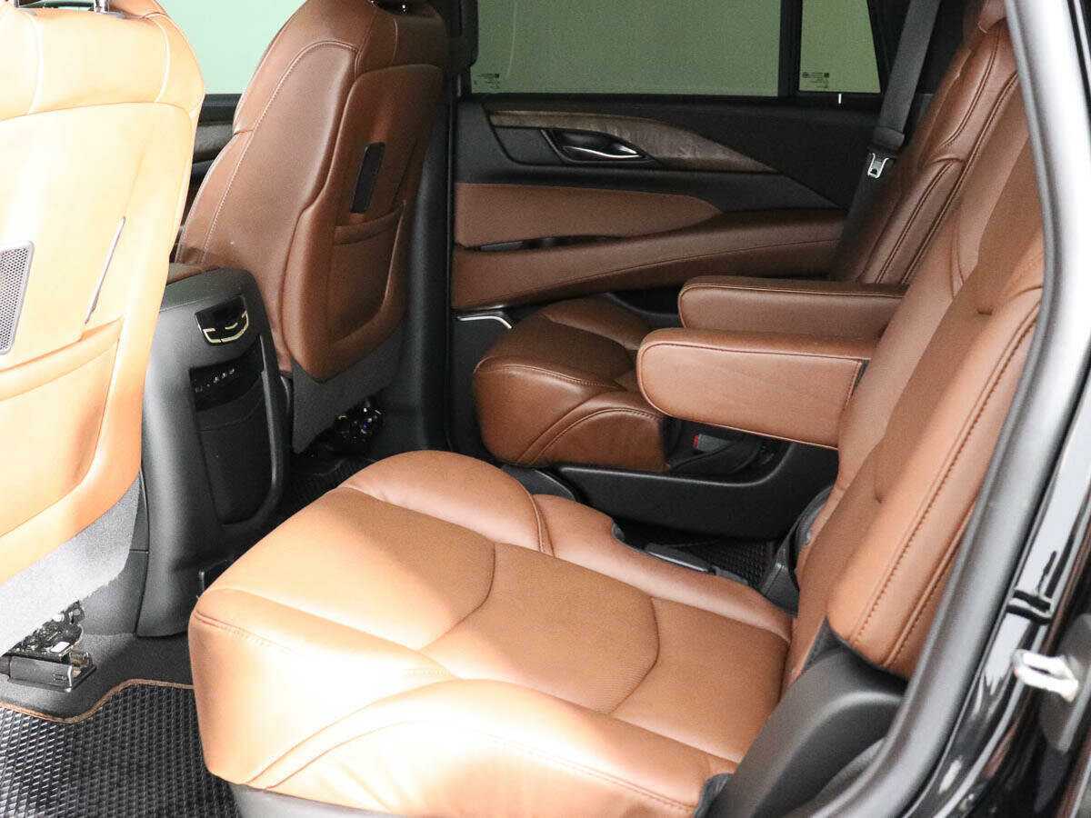 Купить Cadillac Escalade с пробегом. Фото: #13