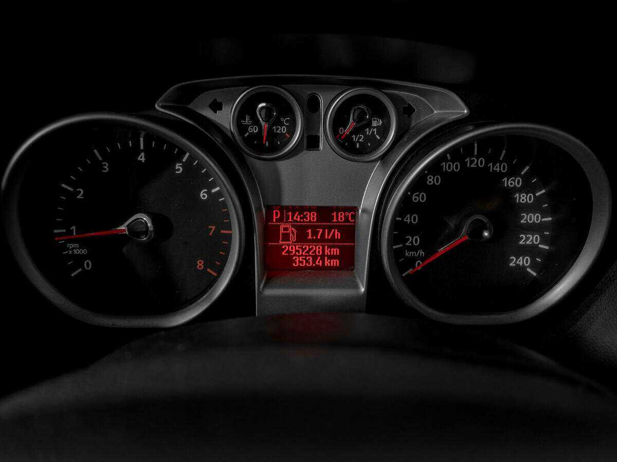 Купить Ford Focus с пробегом. Фото: #10