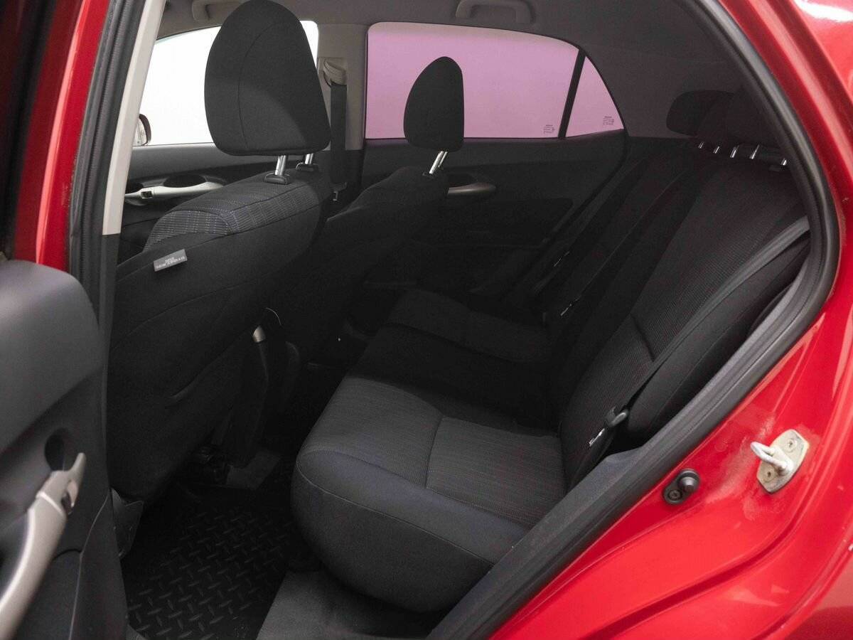 Купить Toyota Auris с пробегом. Фото: #8