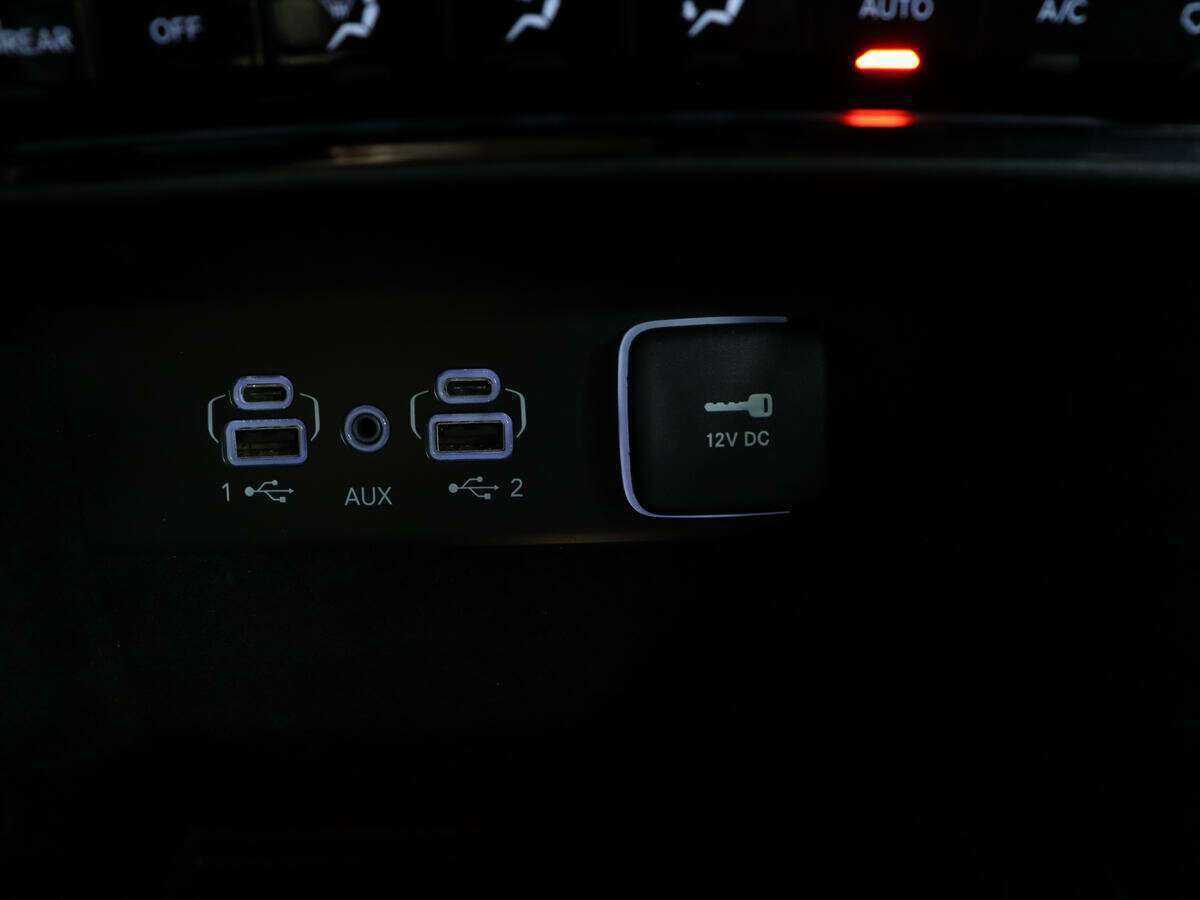 Купить Jeep Grand Cherokee с пробегом. Фото: #24