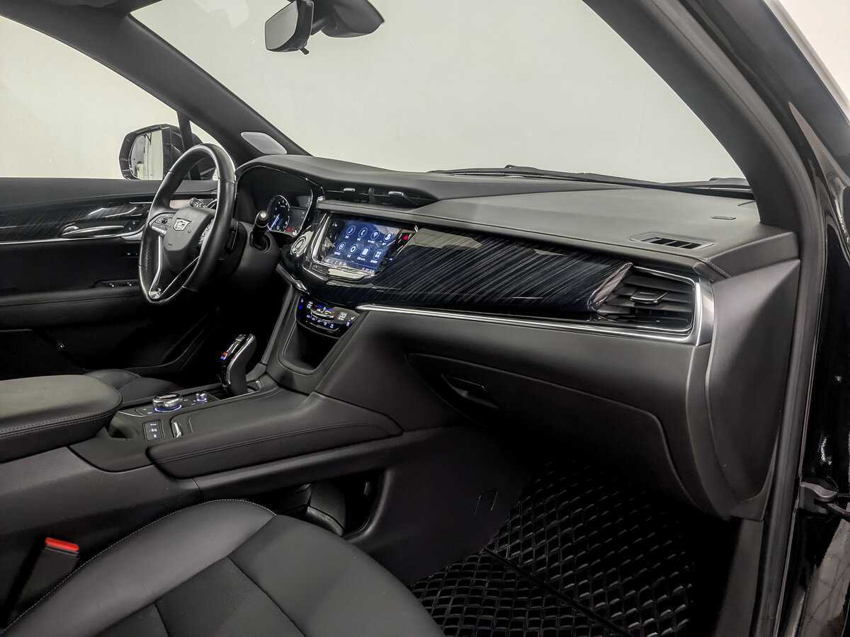 Купить Cadillac XT6 с пробегом. Фото: #10