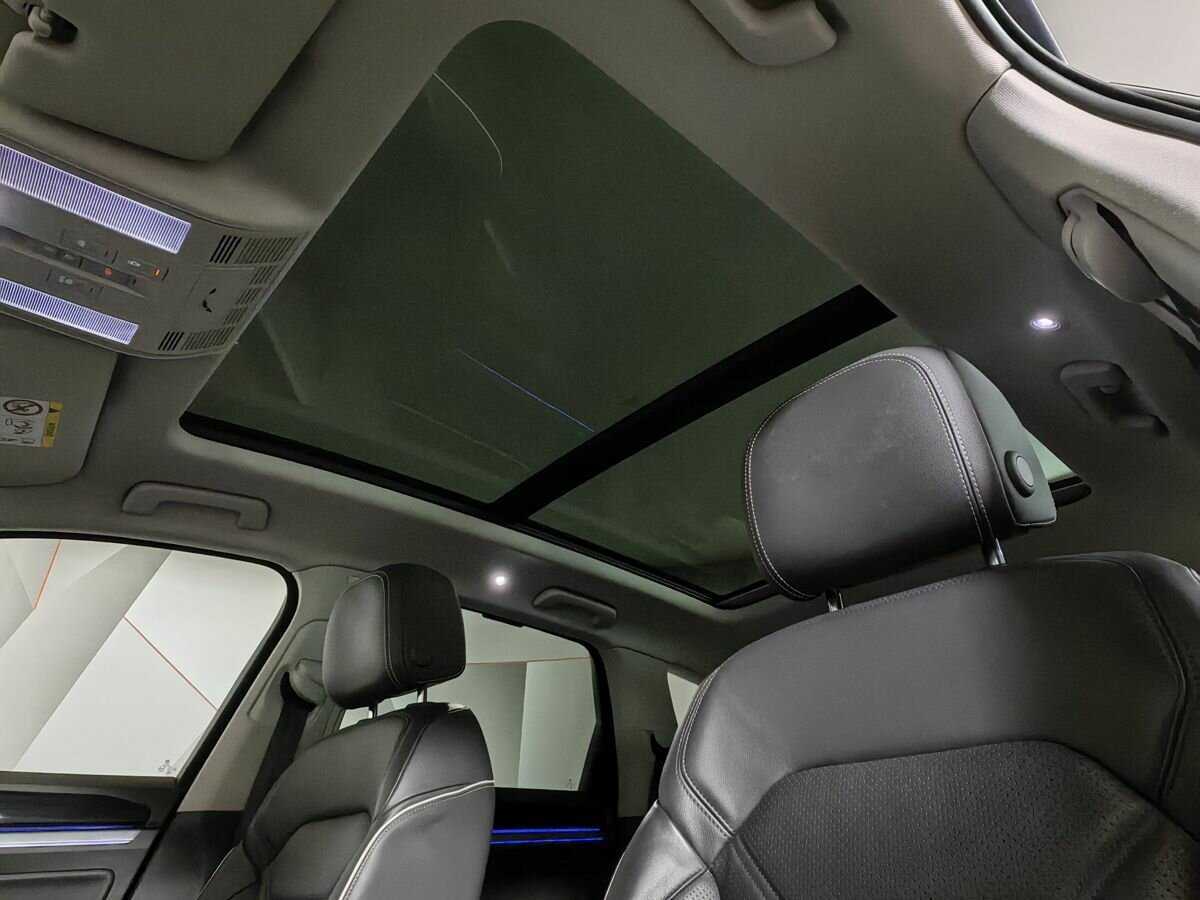 Купить Volkswagen Touareg с пробегом. Фото: #17