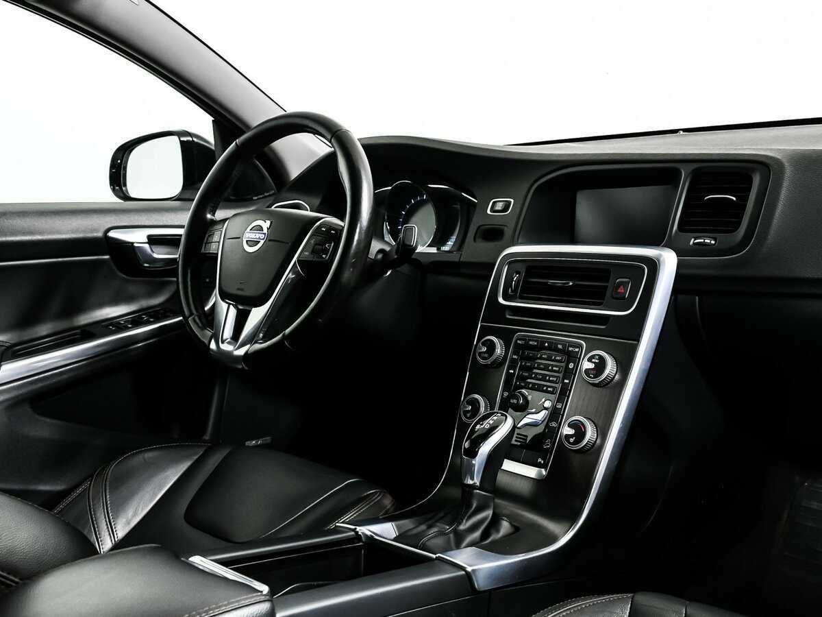 Купить Volvo S60 Cross Country с пробегом. Фото: #8