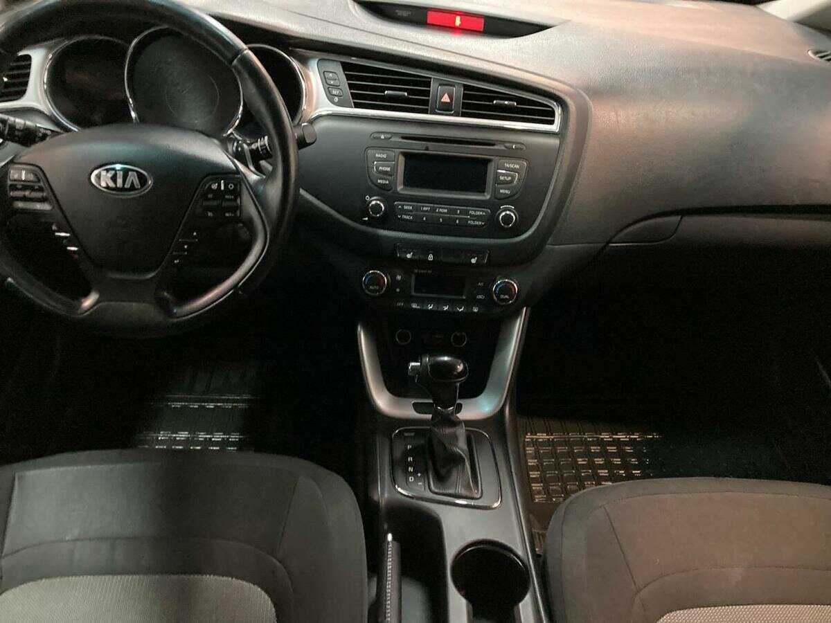Купить Kia Ceed с пробегом. Фото: #12