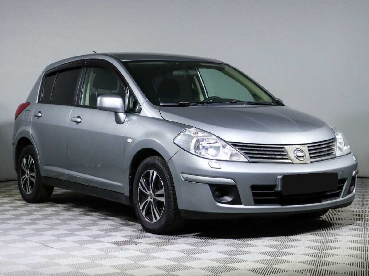 Купить Nissan Tiida с пробегом. Фото: #2
