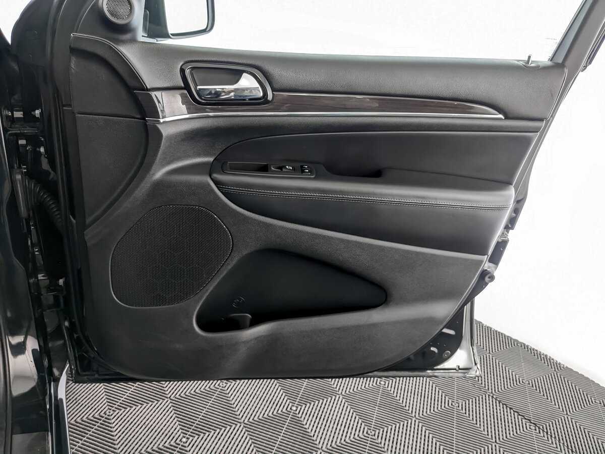 Купить Jeep Grand Cherokee с пробегом. Фото: #20