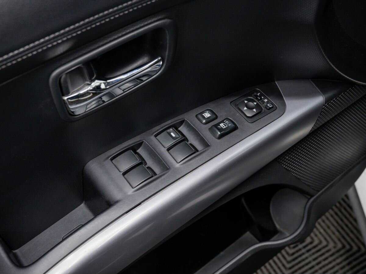Купить Mitsubishi Outlander с пробегом. Фото: #13