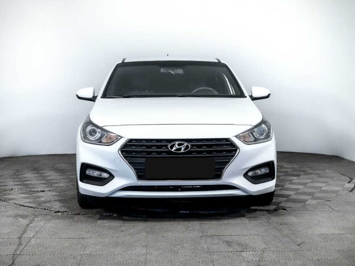 Купить Hyundai Solaris с пробегом. Фото: #1