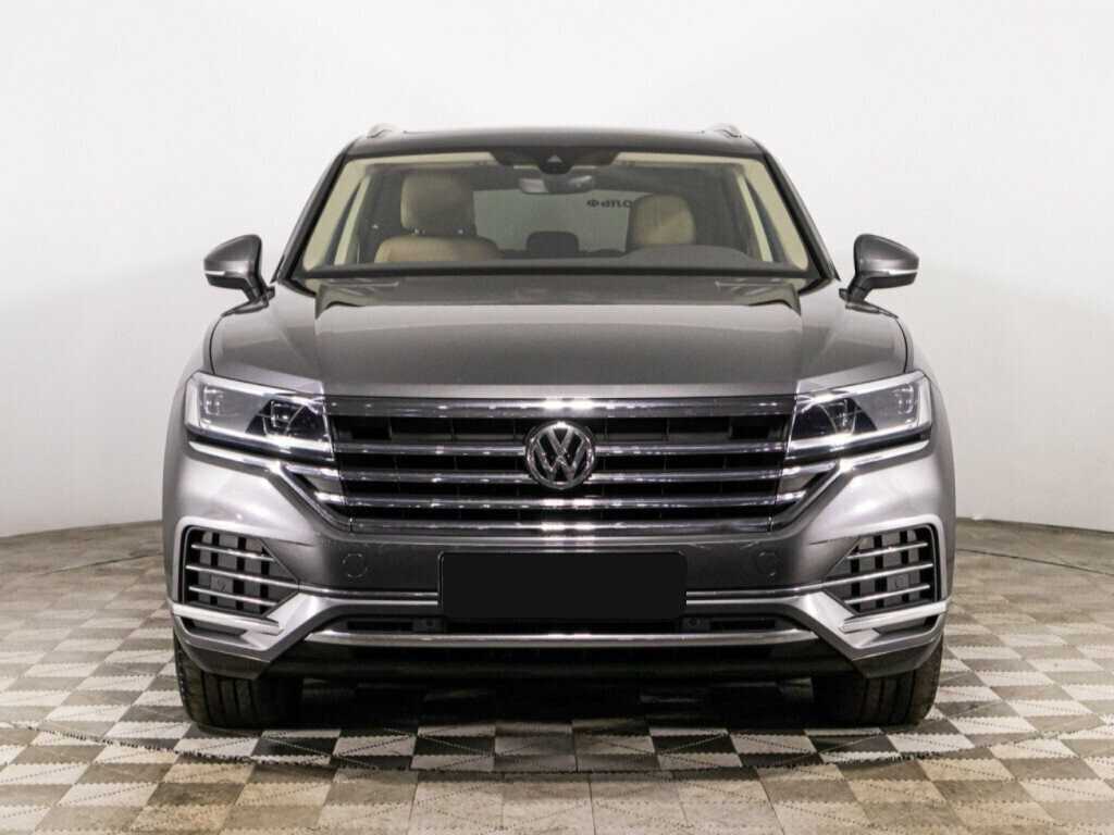 Купить Volkswagen Touareg с пробегом. Фото: #1