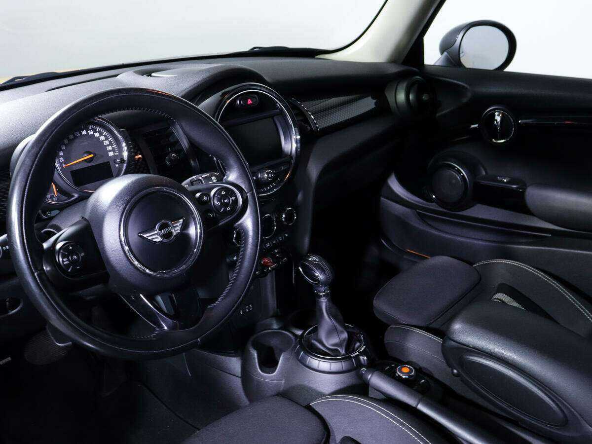 Купить Mini Hatch с пробегом. Фото: #13