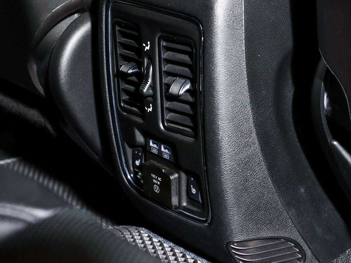 Купить Jeep Grand Cherokee с пробегом. Фото: #12