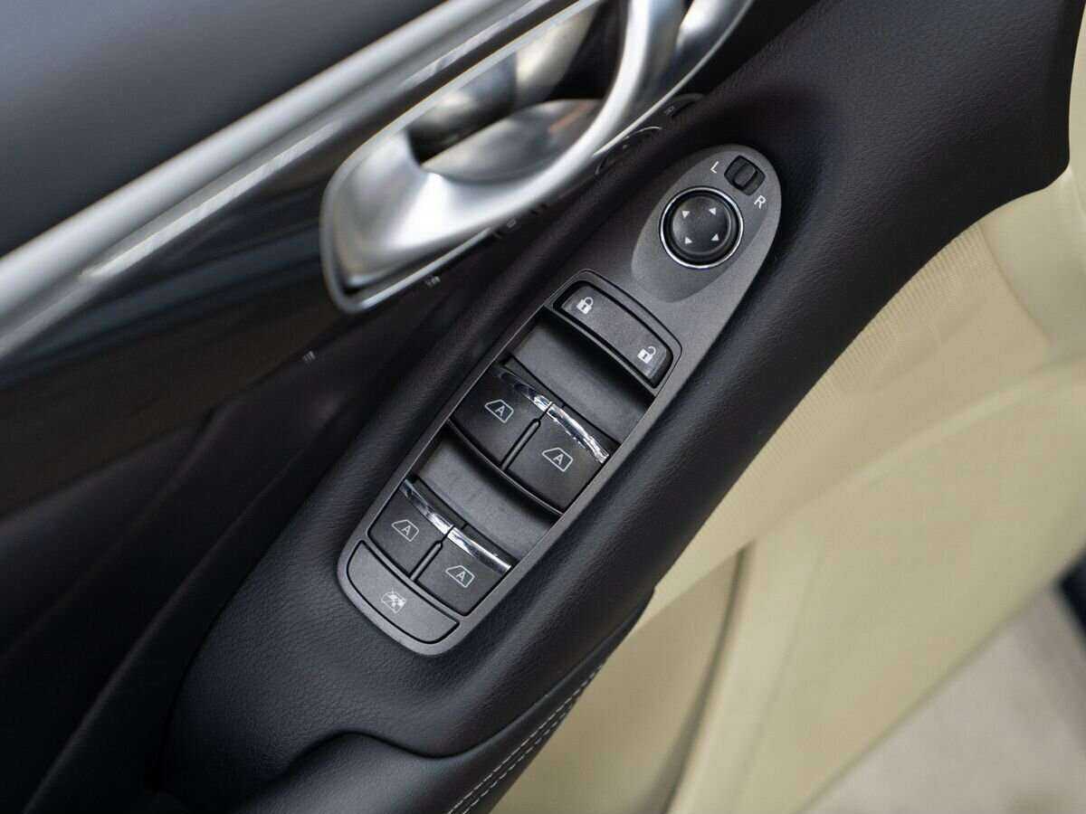 Купить Infiniti Q50 с пробегом. Фото: #12