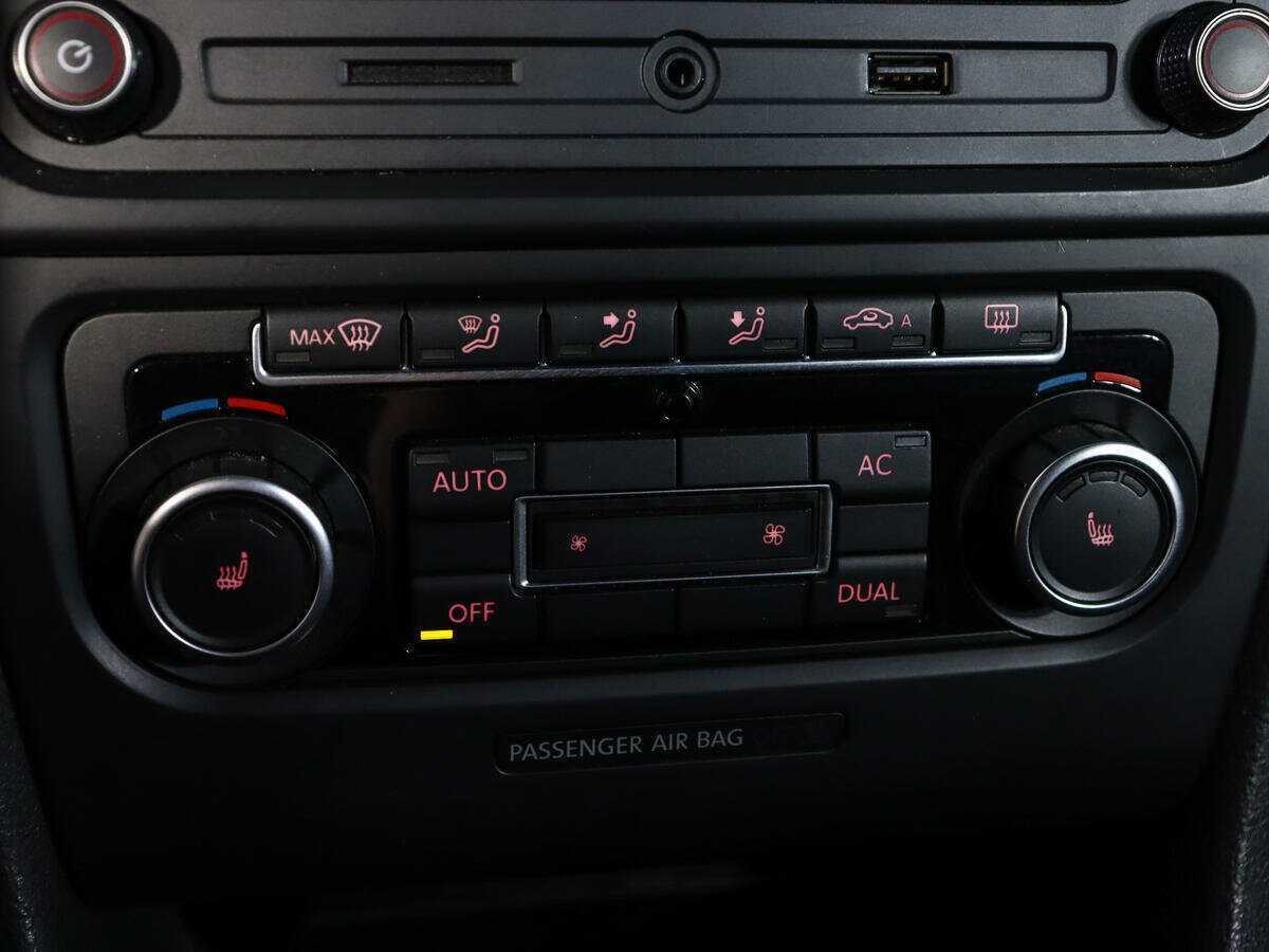 Купить Volkswagen Golf GTI с пробегом. Фото: #17
