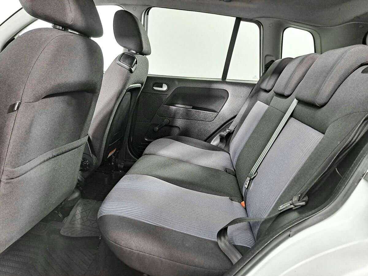 Купить Ford Fusion с пробегом. Фото: #9