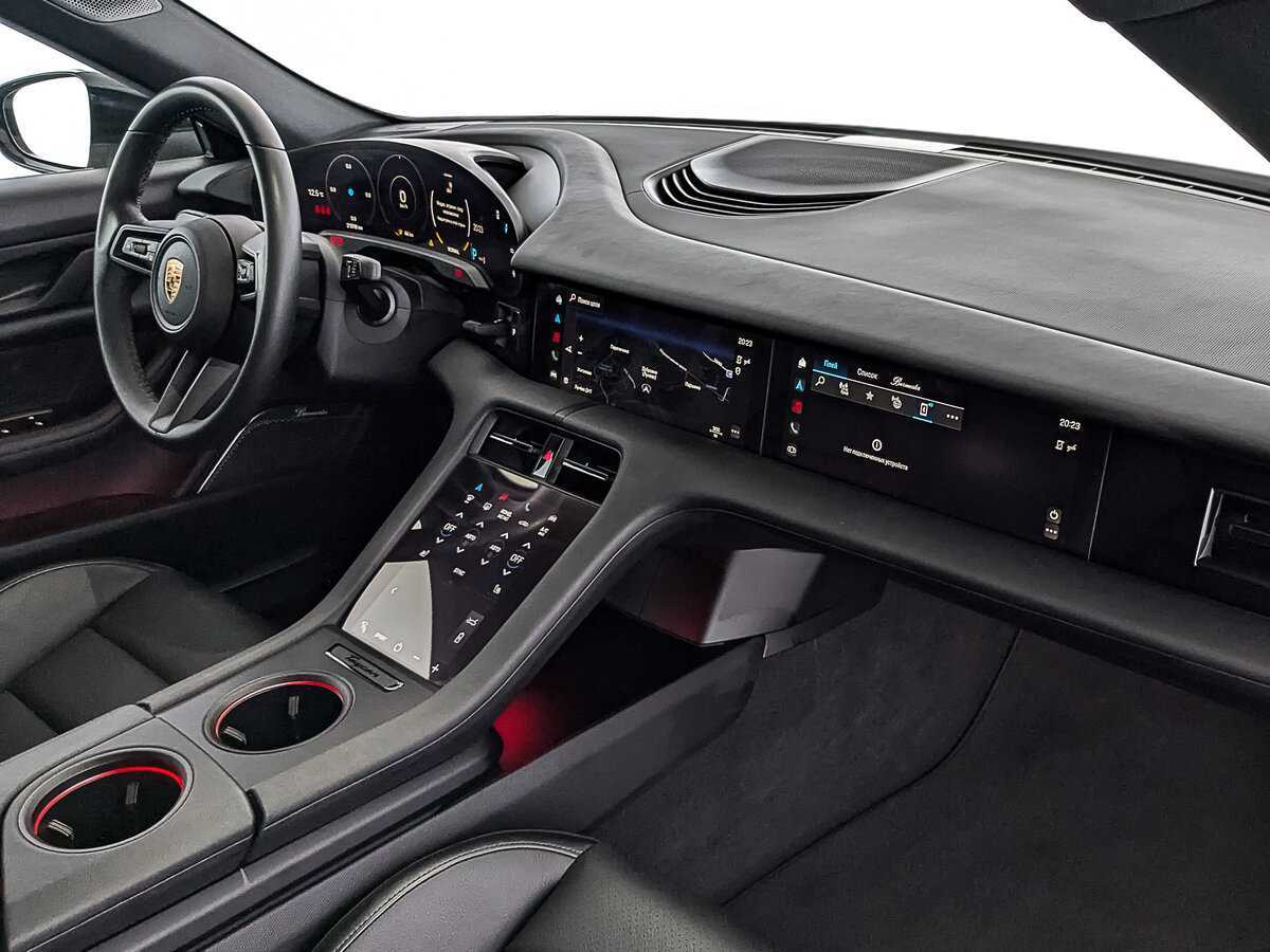 Купить Porsche Taycan с пробегом. Фото: #12