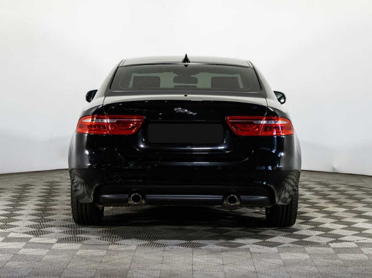 Купить Jaguar XE с пробегом. Фото: #5