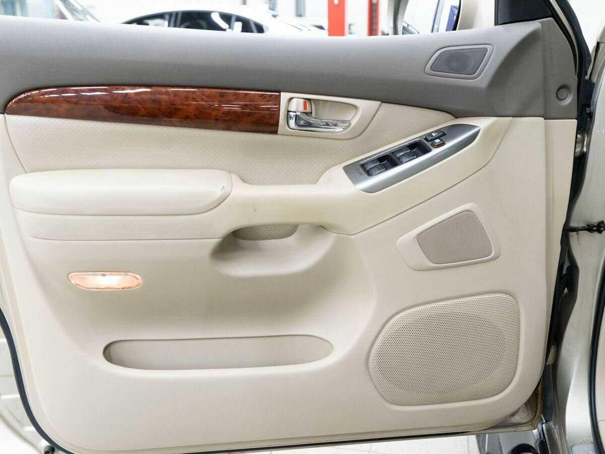 Купить Toyota Land Cruiser Prado с пробегом. Фото: #15