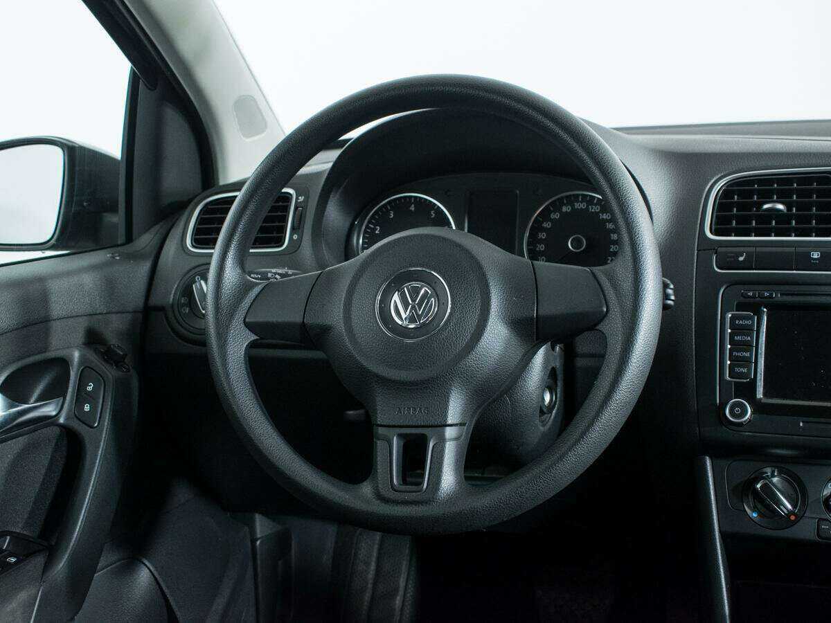 Купить Volkswagen Polo с пробегом. Фото: #12