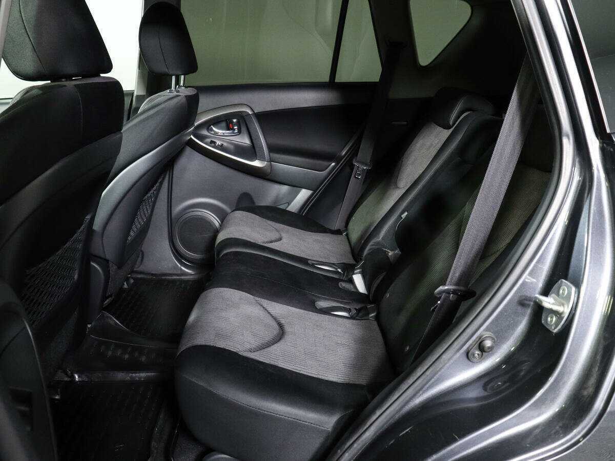 Купить Toyota RAV4 с пробегом. Фото: #6